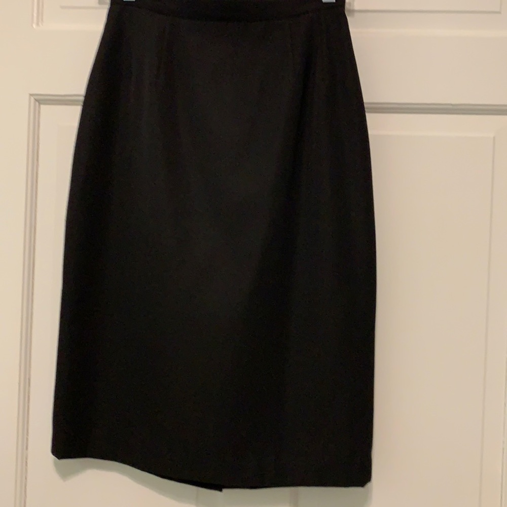 Black skirt,